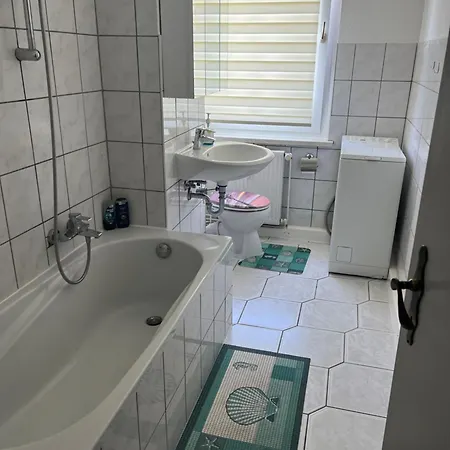 Charmante 2 Zimmer-wohnung 55qm Mit Gartenblick *